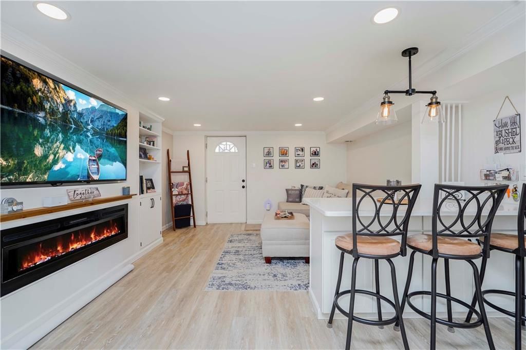 Fireplace, Interior, Living room, Pendant Lights, Recessed Lighting, Wood Texture Flooring