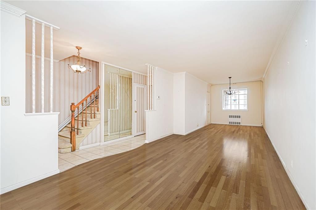 Empty room, Interior, Pendant Lights, Wood Texture Flooring