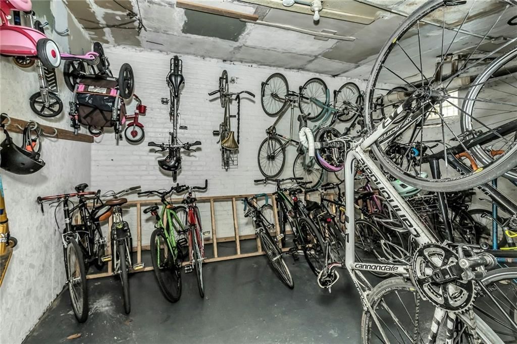 Garage, Interior