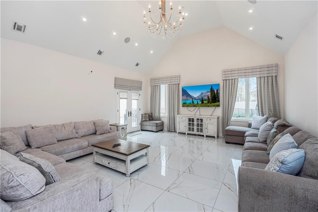 Chandelier, Interior, Living room, Marble, Recessed Lighting