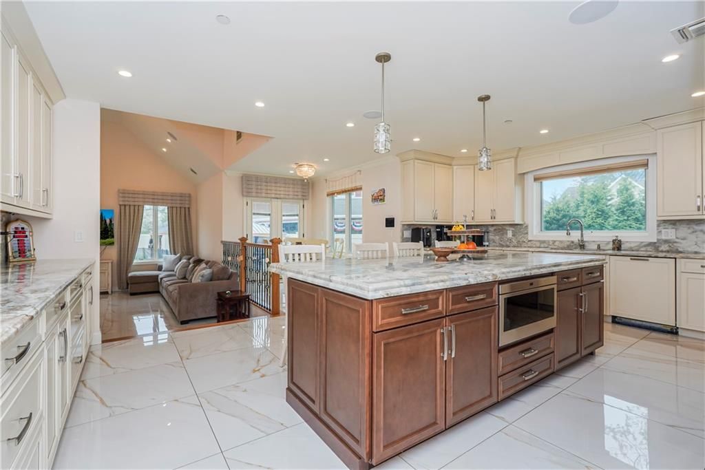 Interior, Kitchen, Living room, Pendant Lights, Recessed Lighting, Stainless Steel Appliances