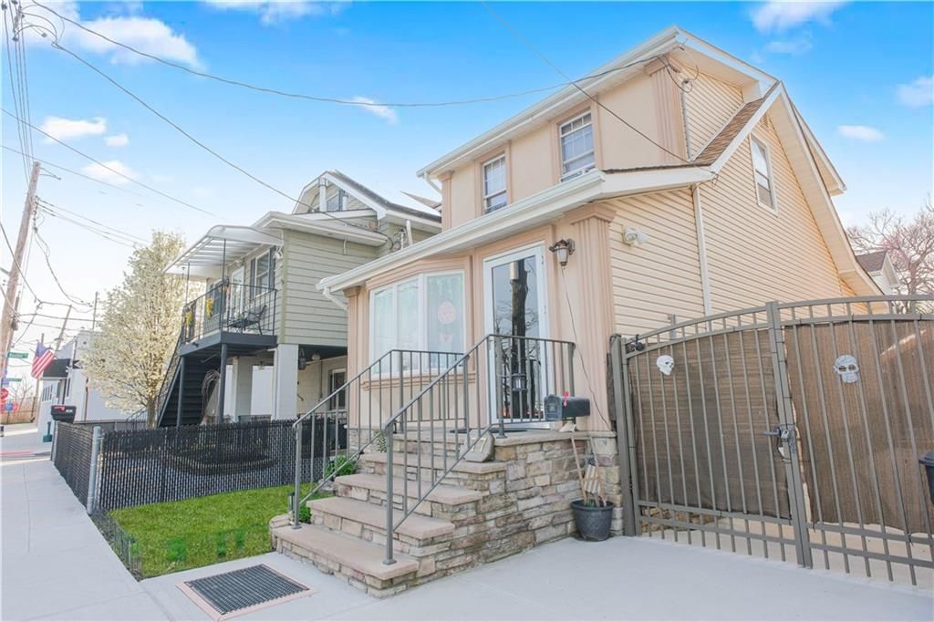 Exterior, Facade, None