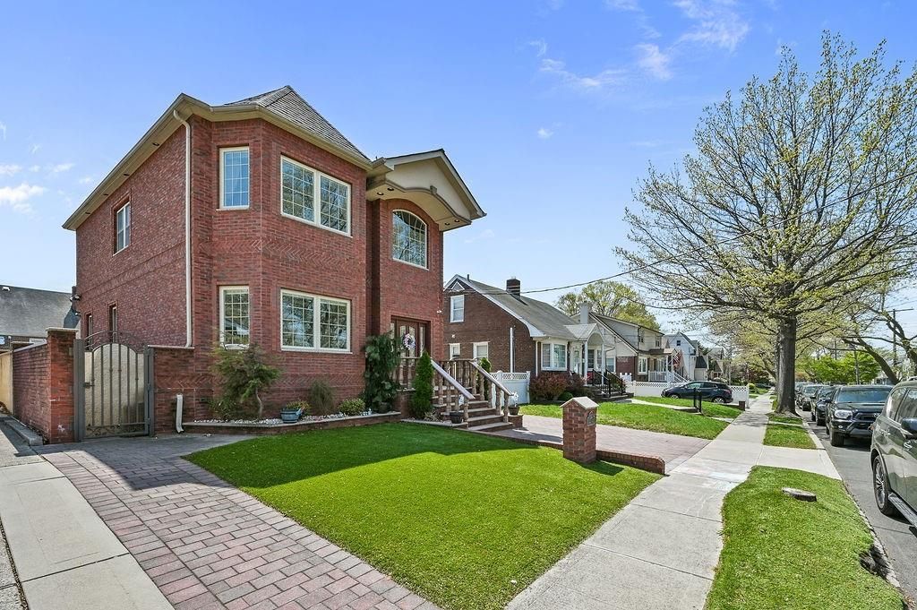Exterior, Facade, Brick Facade, Brick Traditional