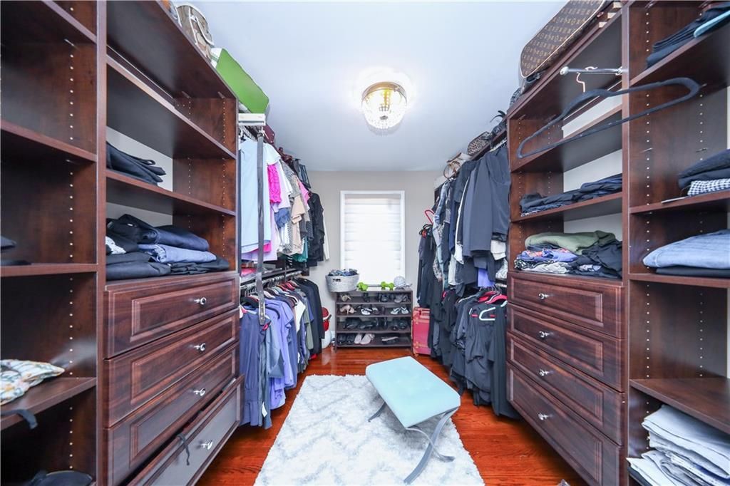 Interior, Walk-in Closets, Wood Texture Flooring