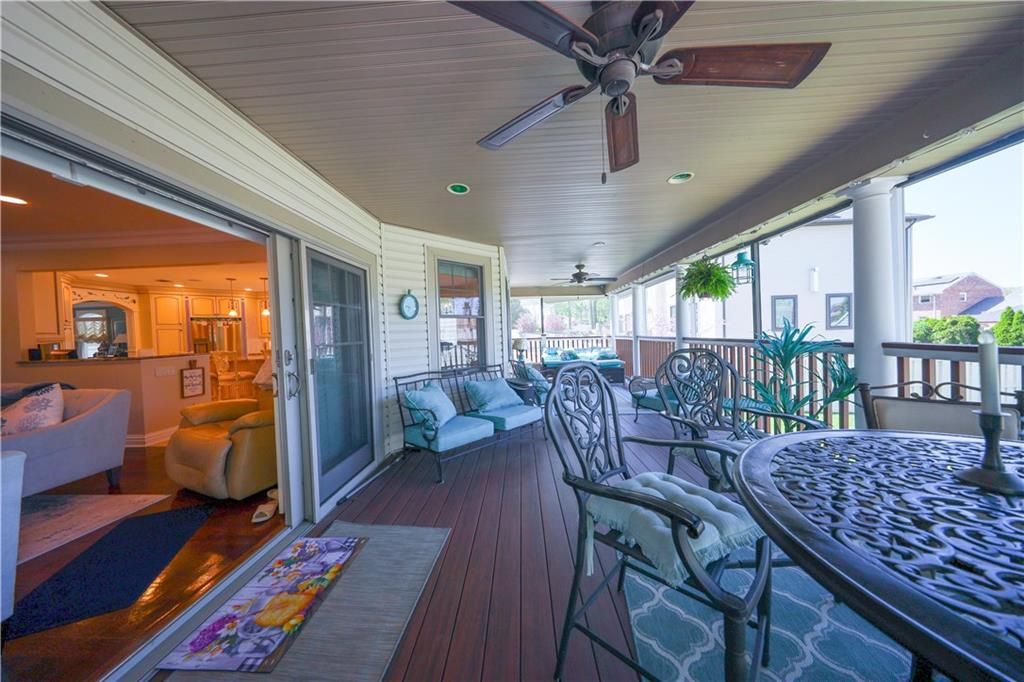 Exterior, Wood Texture Flooring