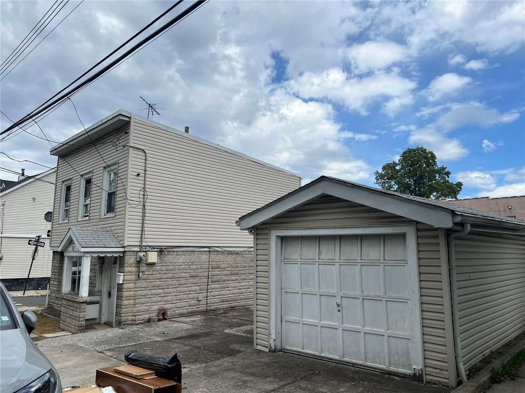 Detached Garage, Exterior