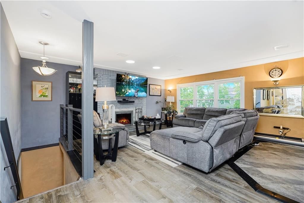 Fireplace, Interior, Living room, Pendant Lights, Recessed Lighting, Wood Texture Flooring