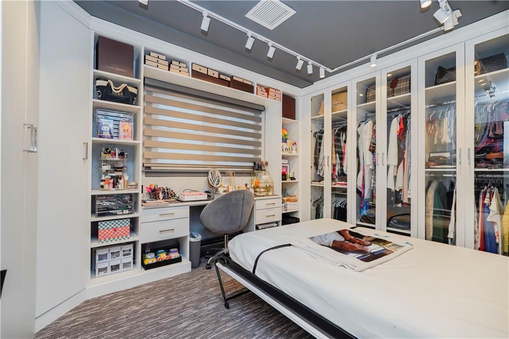 Interior, Walk-in Closets