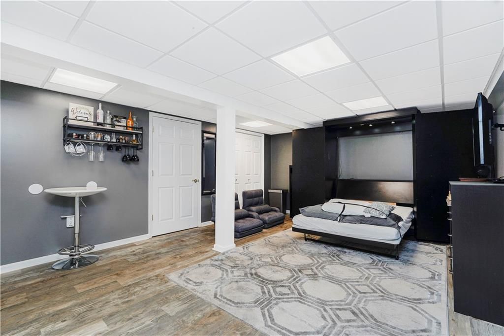 Interior, Recessed Lighting, Wood Texture Flooring