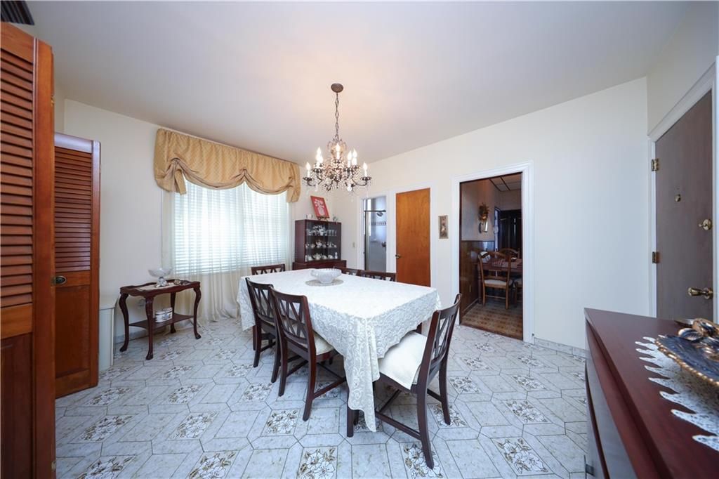 Chandelier, Dining room, Interior