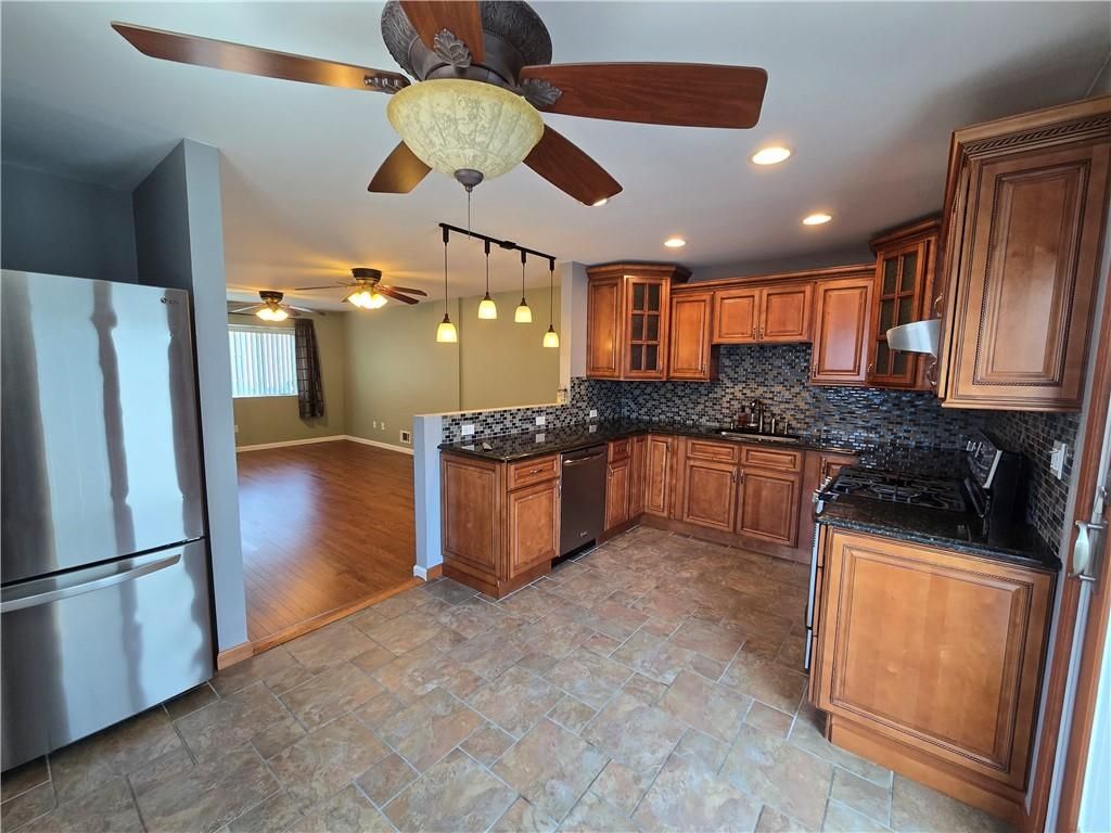 Interior, Kitchen, Pendant Lights, Recessed Lighting