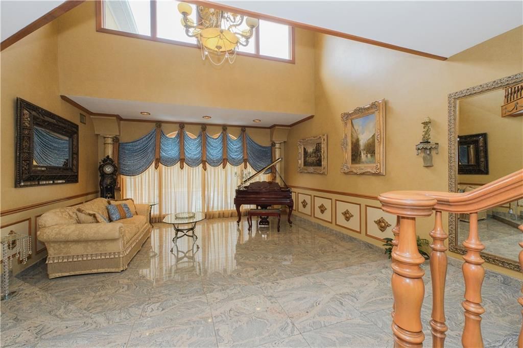 Chandelier, Interior, Piano