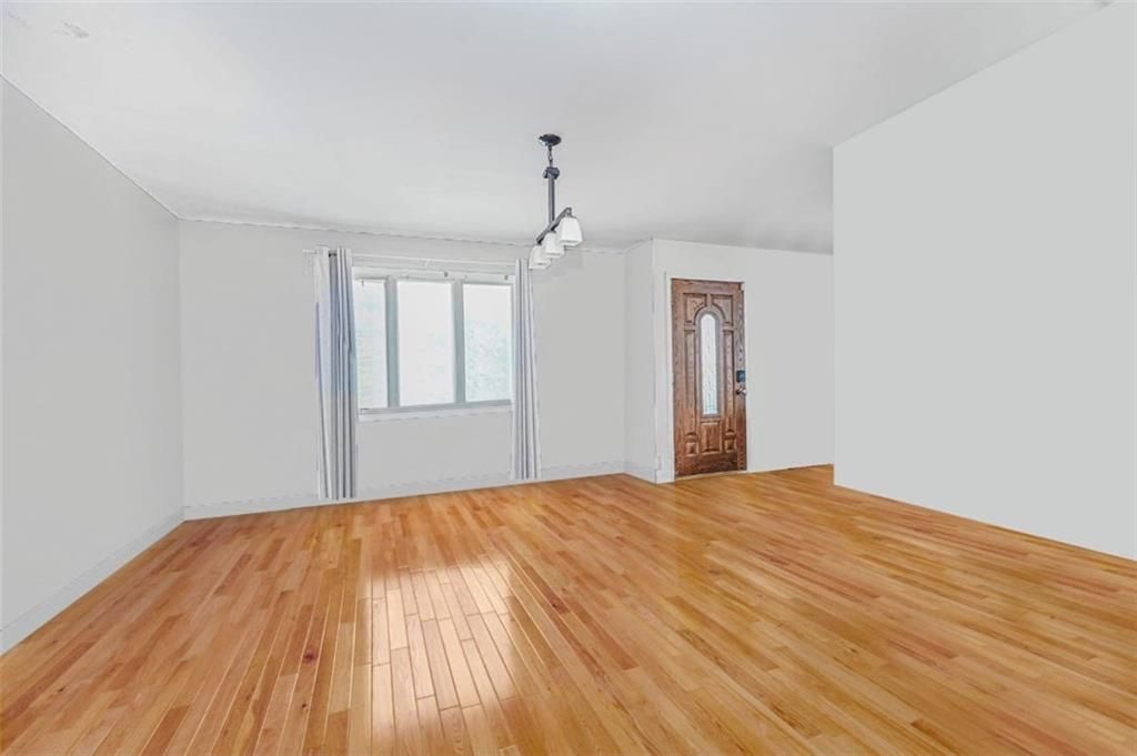 Empty room, Interior, Pendant Lights, Wood Texture Flooring