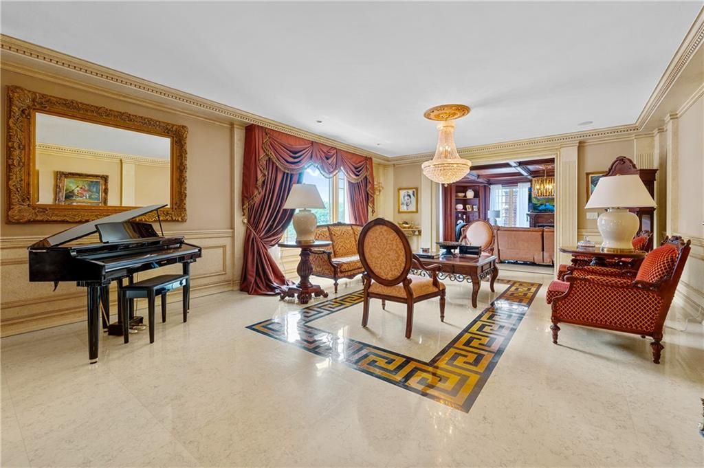 Chandelier, Dining room, Interior, Living room, Piano, Recessed Lighting