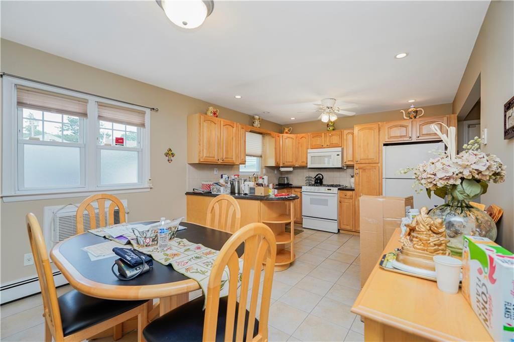 Dining room, Interior, Kitchen, Recessed Lighting