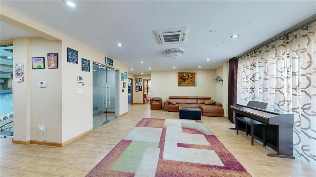 Elevator, Interior, Piano, Recessed Lighting, Wood Texture Flooring