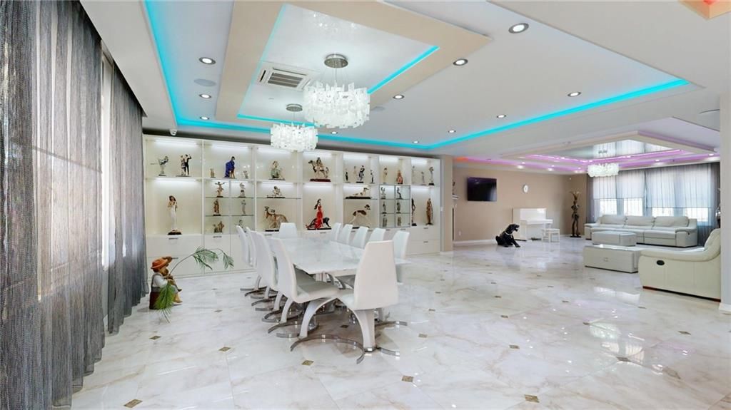Chandelier, Dining room, Interior, Living room, Marble, Recessed Lighting