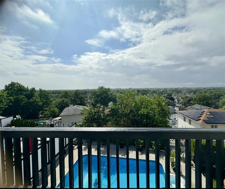 Exterior, Pool, Other