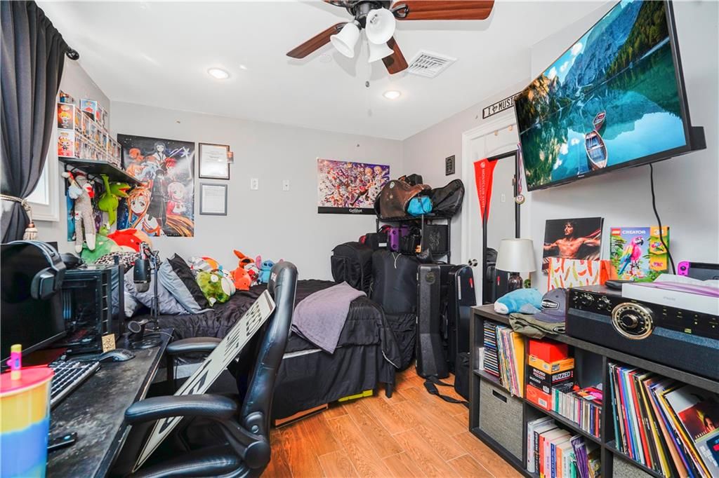 Home Office, Interior, Recessed Lighting, Wood Texture Flooring