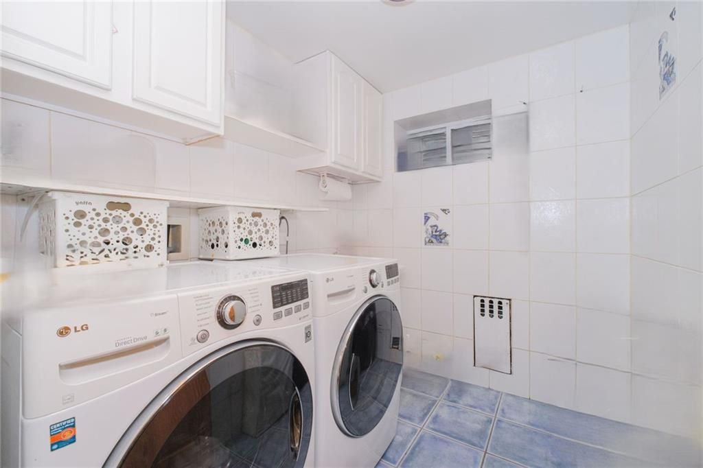 Interior, Washer