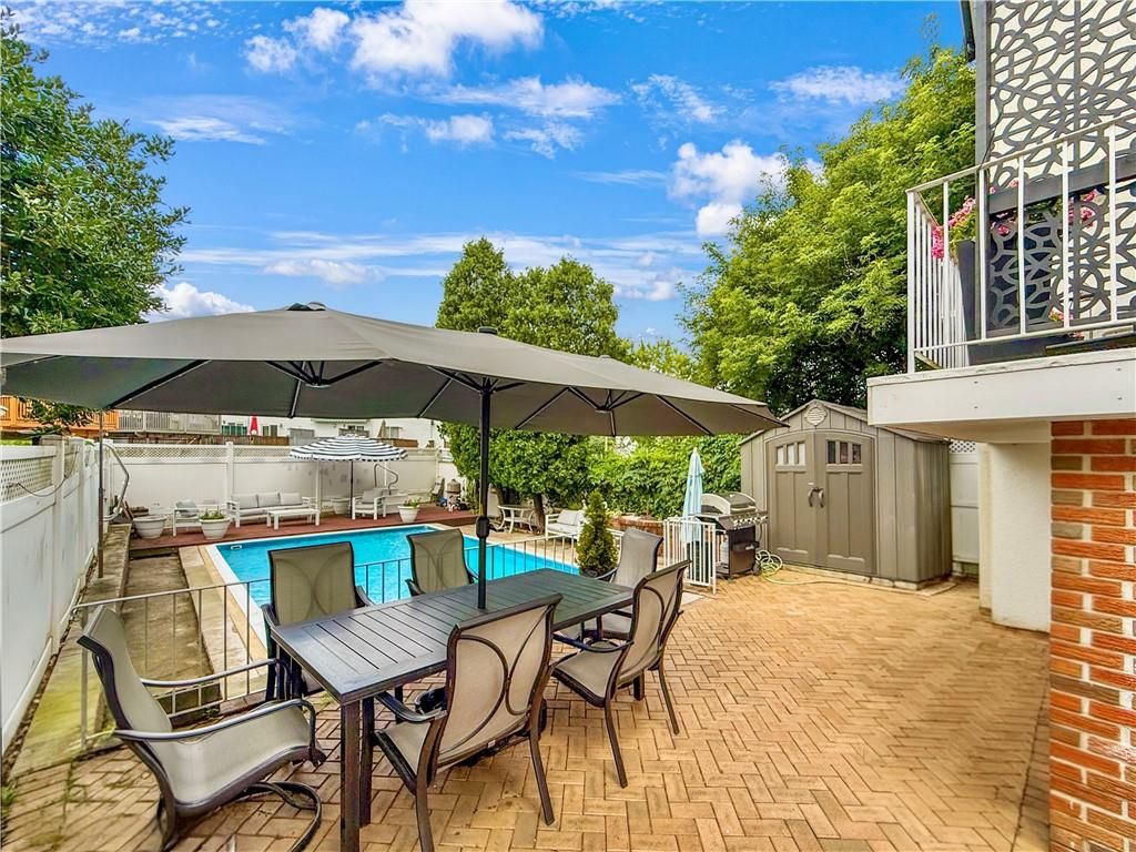 Exterior, Pool