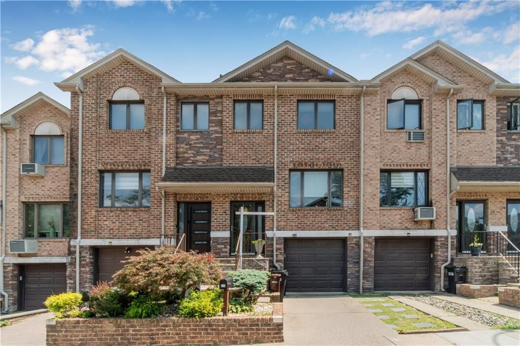 Attached, Exterior, Facade, Brick Facade, Rowhouse