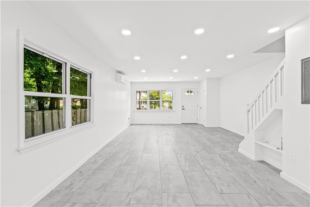 Empty room, Interior, Marble, Recessed Lighting