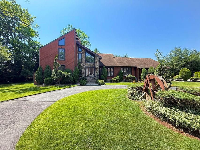 Backyard, Exterior, Facade, Brick Facade, Log Home