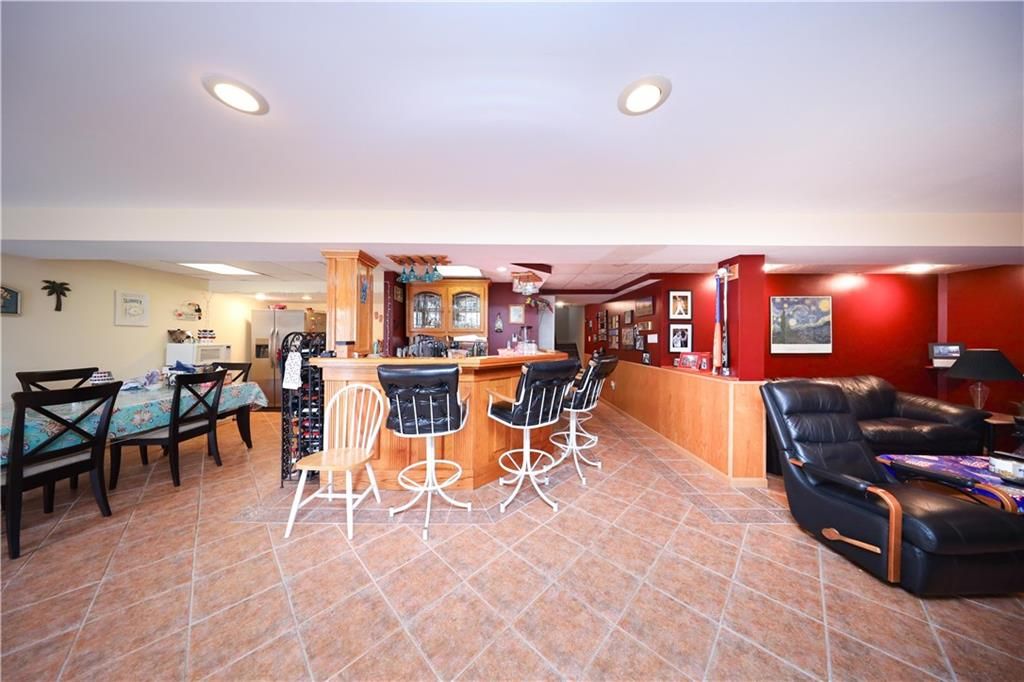 Dining room, Interior, Recessed Lighting