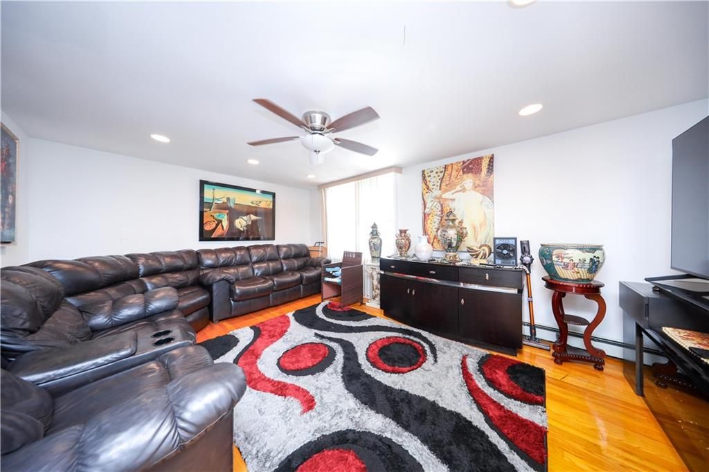 Home Theatre Room, Interior, Living room, Recessed Lighting, Wood Texture Flooring