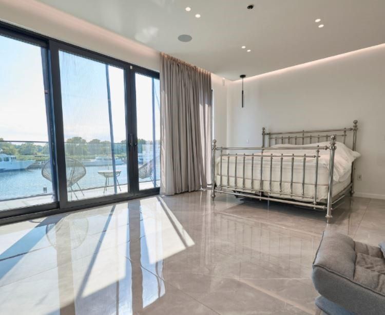Bedroom, Interior, Recessed Lighting, Water