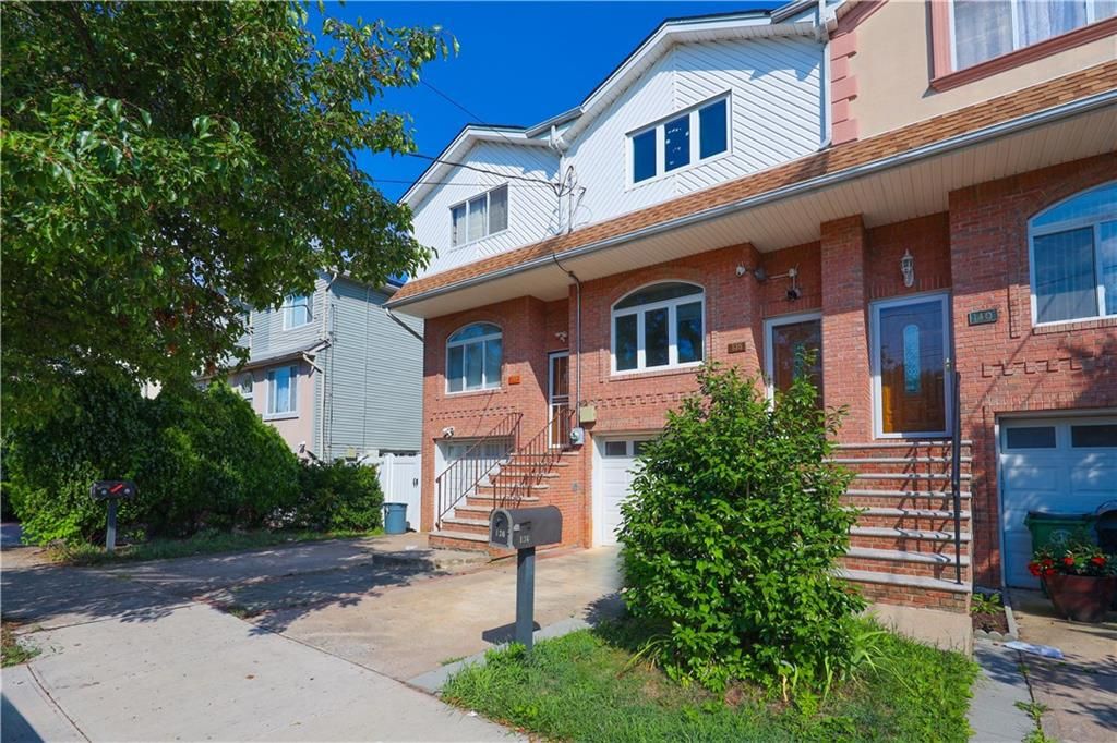 Attached, Exterior, Facade, Brick Facade, Rowhouse