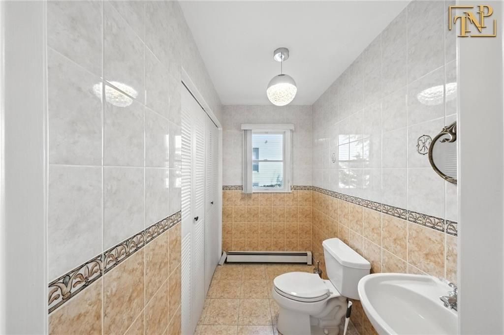 Bathroom, Interior, Pendant Lights