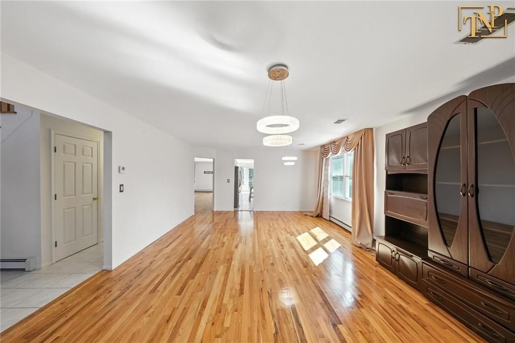 Interior, Pendant Lights, Wood Texture Flooring