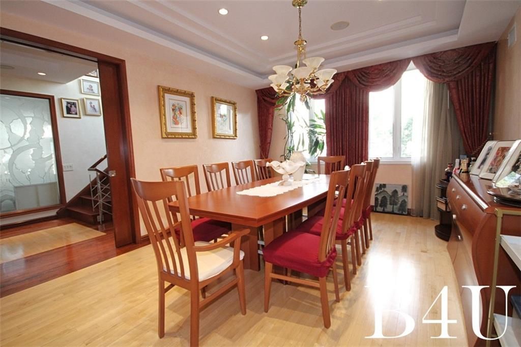 Chandelier, Dining room, Interior, Recessed Lighting, Wood Texture Flooring