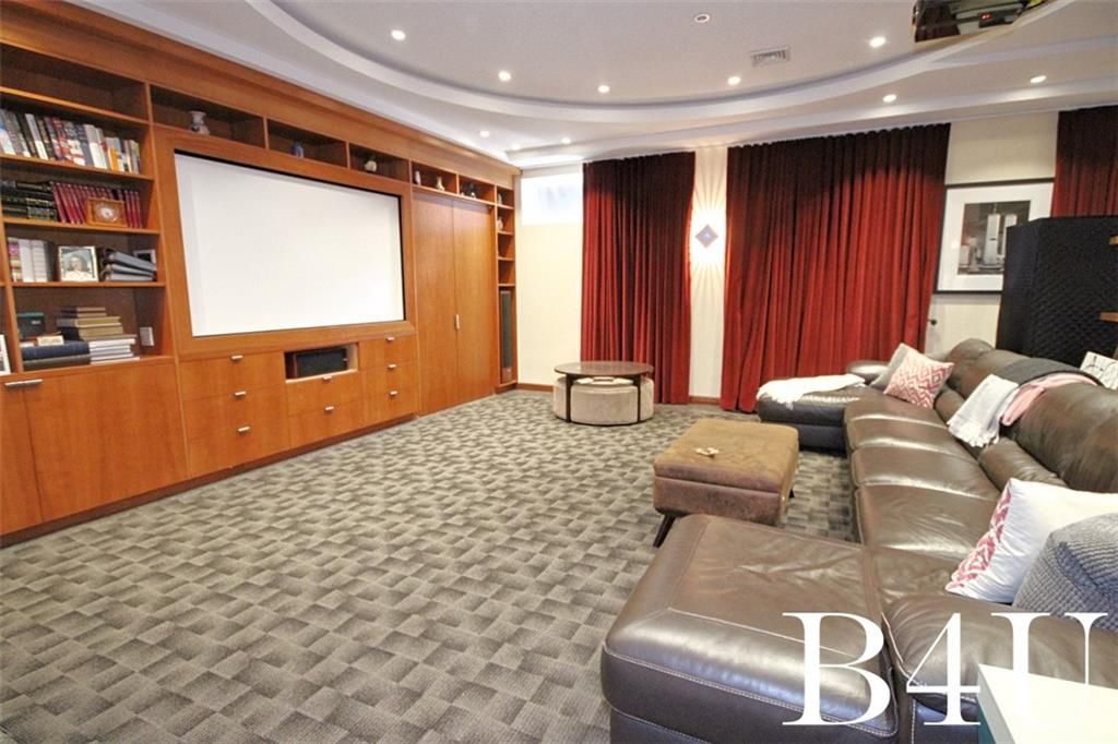 Interior, Projection Screen, Recessed Lighting, Theatre Room