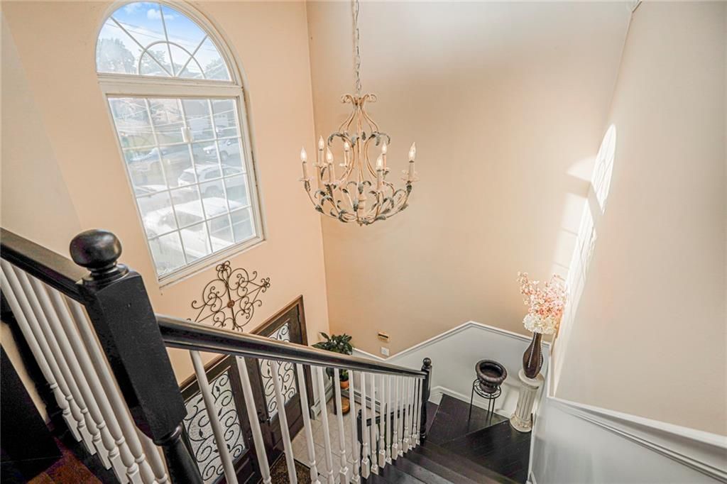 Chandelier, Interior