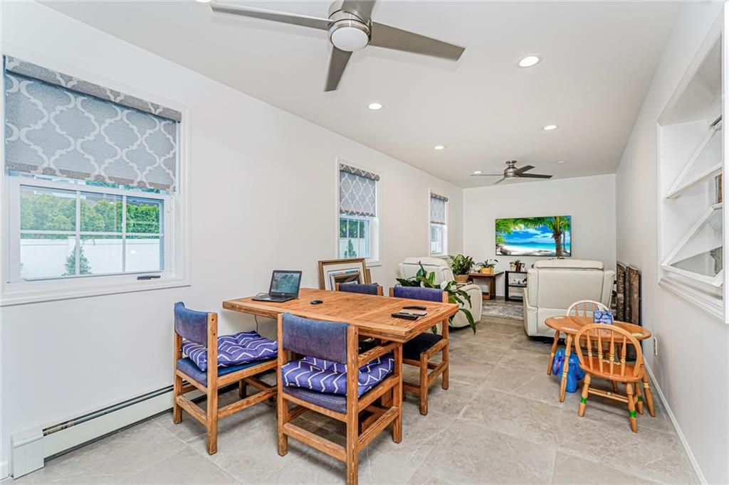 Dining room, Interior, Living room, Recessed Lighting