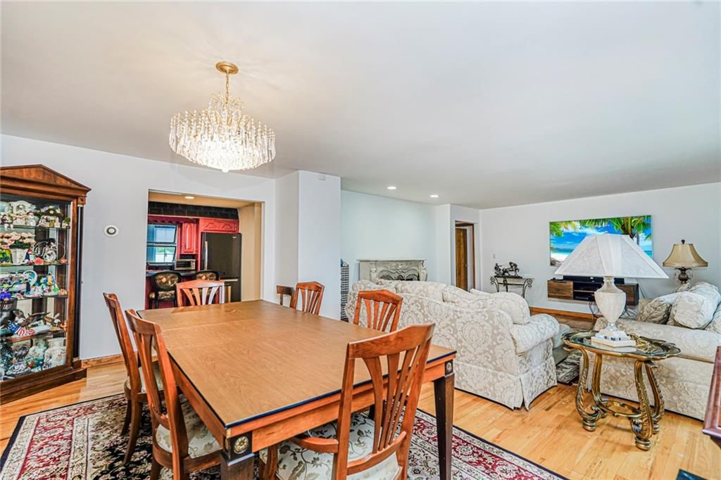 Chandelier, Dining room, Interior, Living room, Recessed Lighting, Wood Texture Flooring