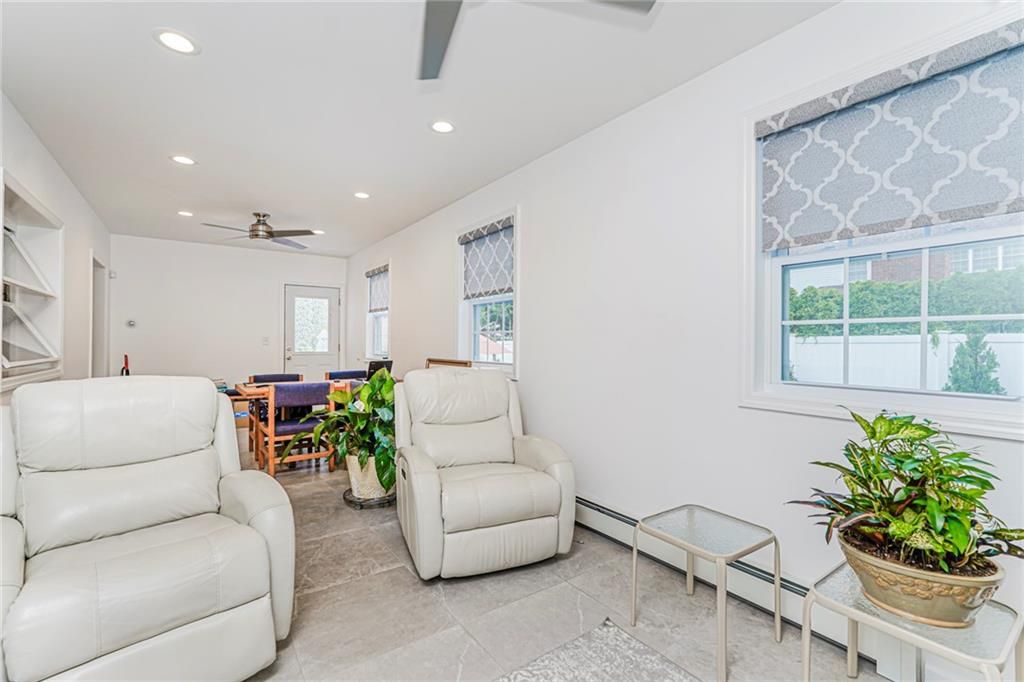 Dining room, Interior, Recessed Lighting