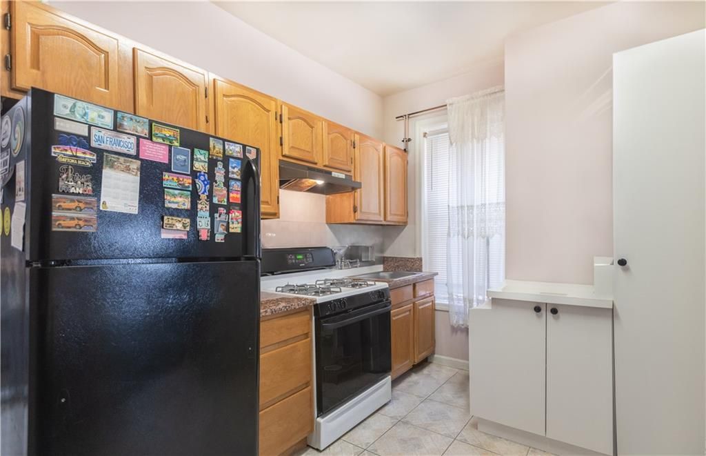 Interior, Kitchen, Pendant Lights, Stainless Steel Appliances
