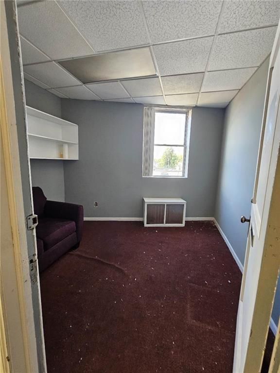 Empty room, Interior