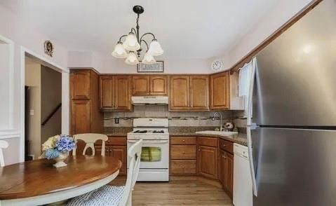 Chandelier, Interior, Kitchen, Wood Texture Flooring