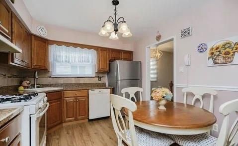 Chandelier, Dining room, Interior, Kitchen, Wood Texture Flooring