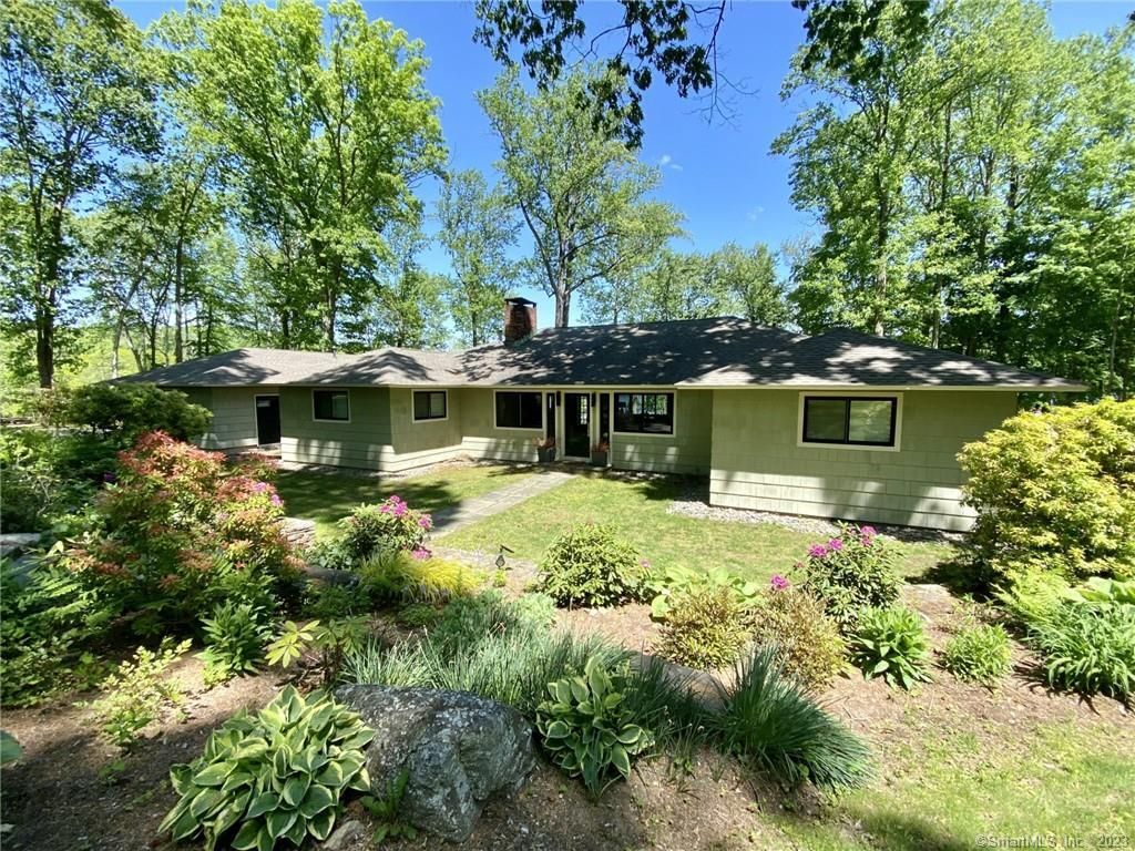 Backyard, Exterior, Facade, Ranch