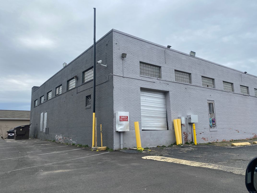 Exterior, Facade, Brick Facade, Highrise