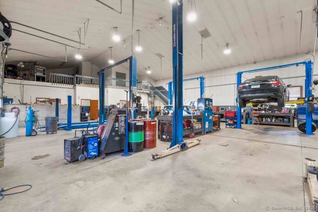 Garage, Interior