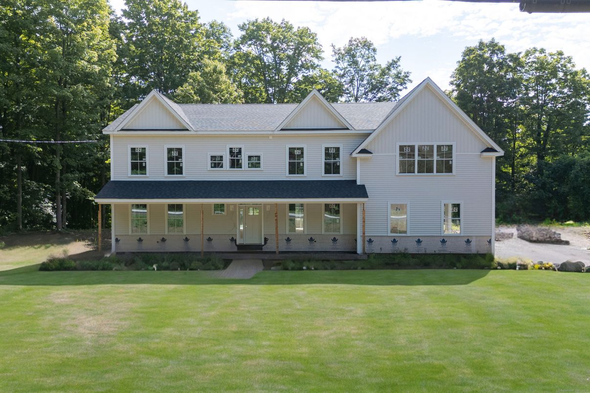 Backyard, Exterior, Facade, Farmhouse