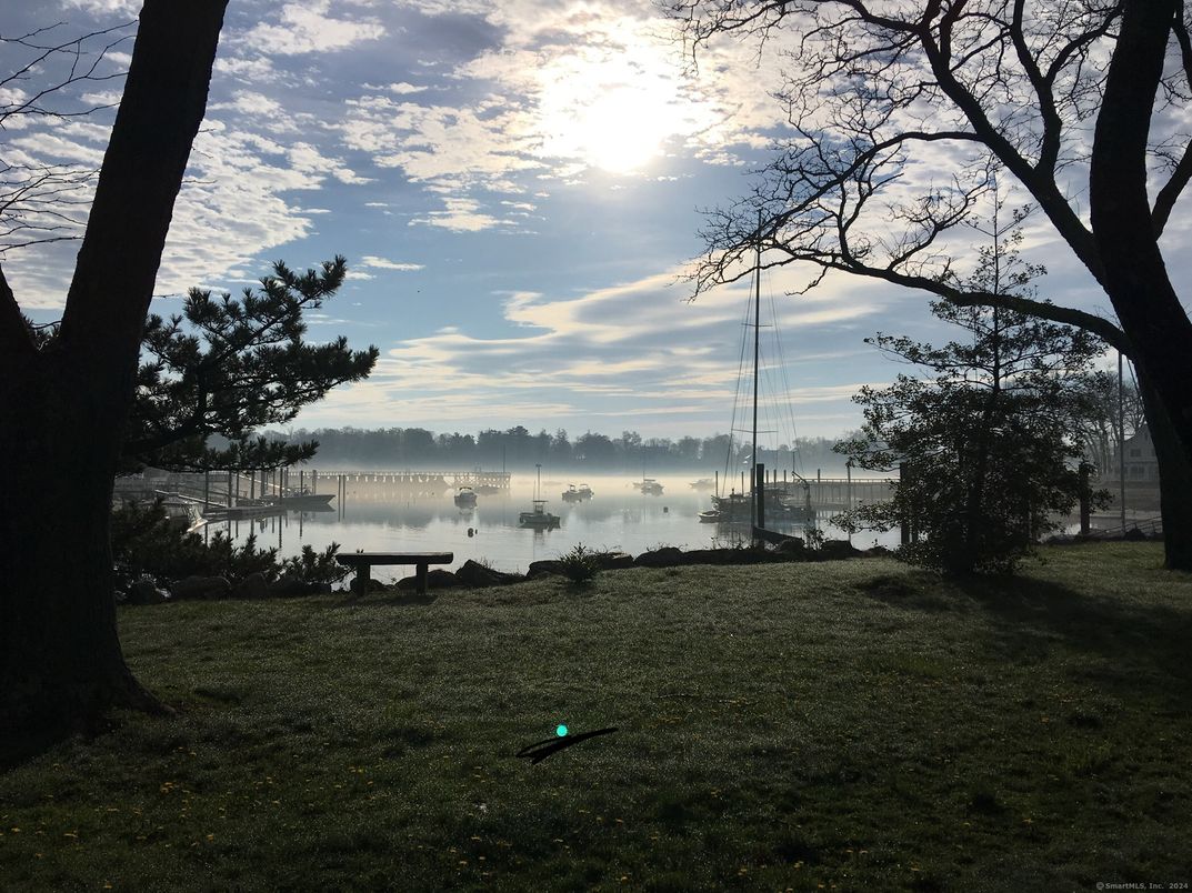 Exterior, Lake