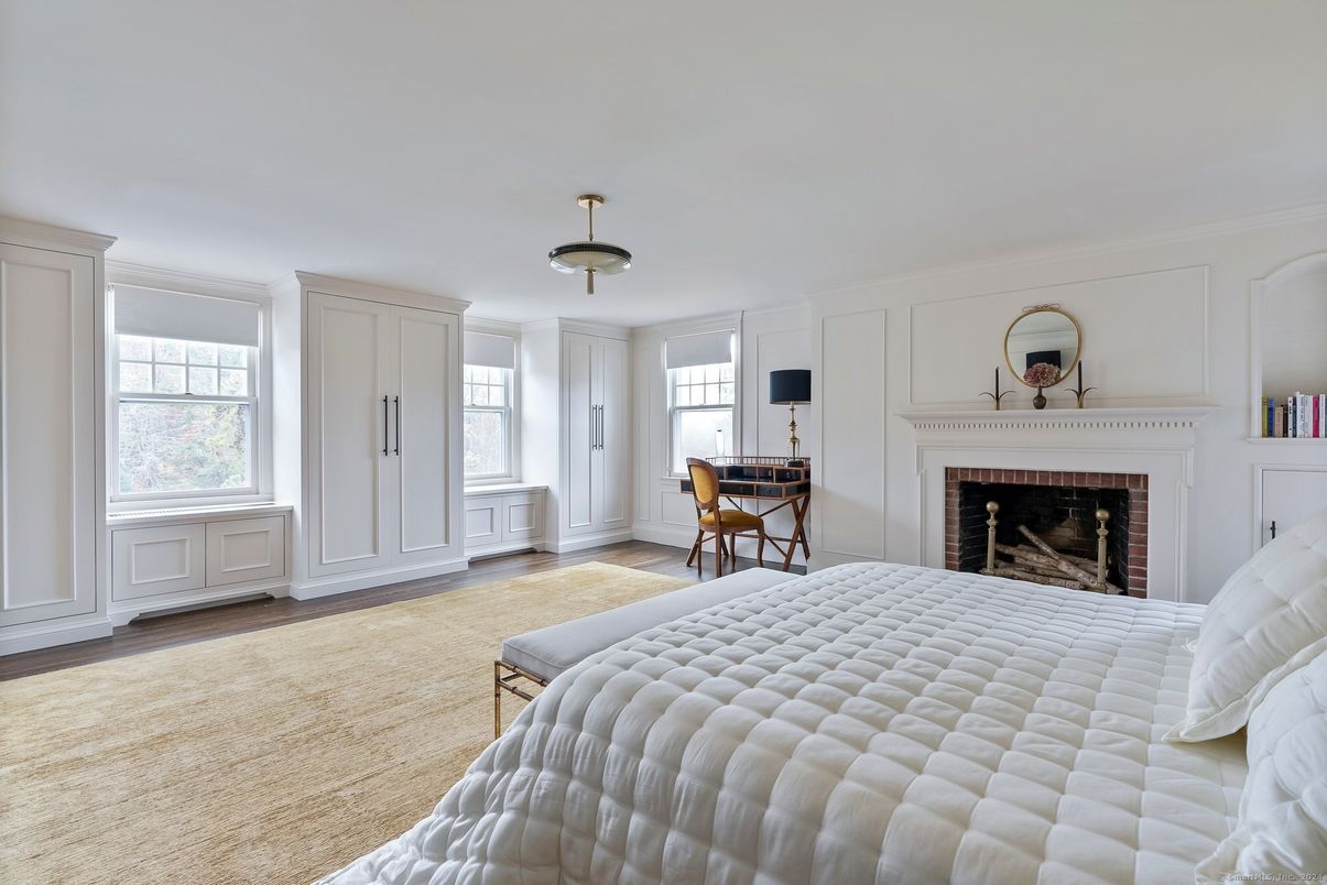 Bedroom, Dining room, Fireplace, Interior